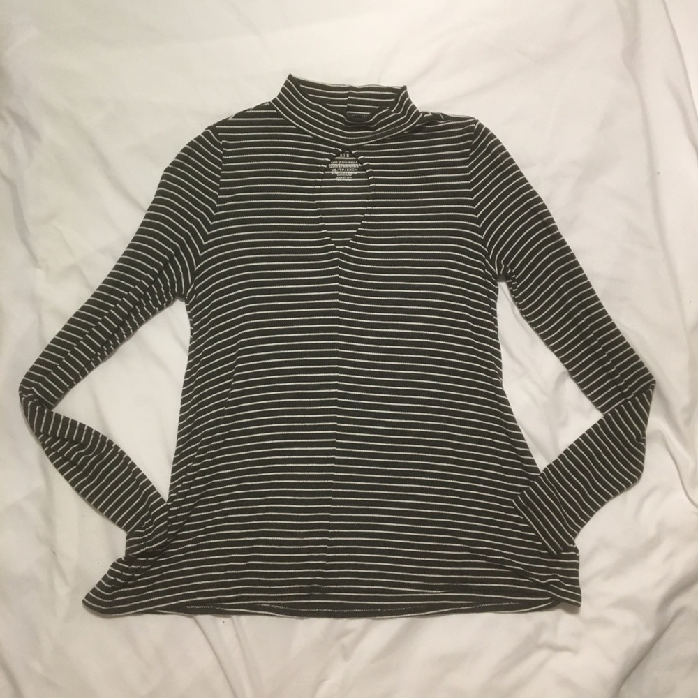 Ribbed cutout top